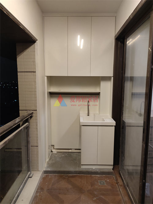 中海熙园2-2-01户型单机柜【肤感白柜体 肤感白隐边门】翻