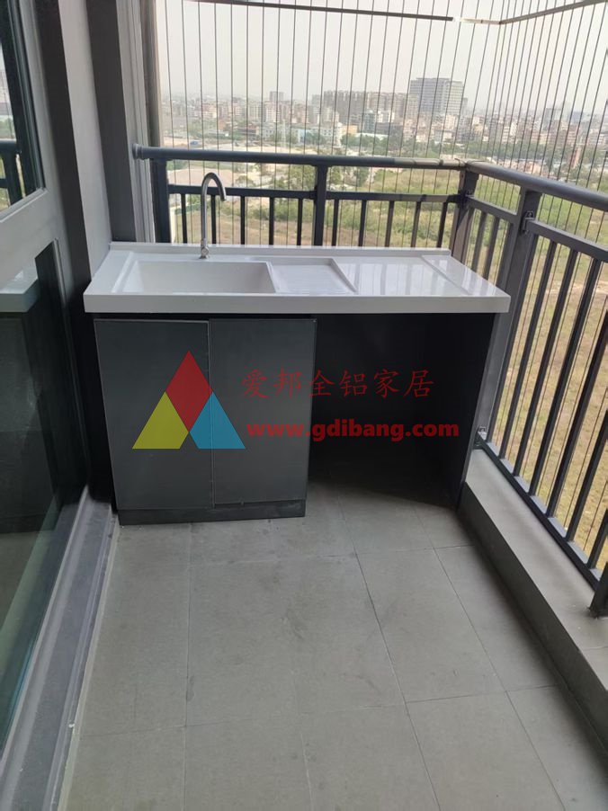 星汇城15-04户型石英石一体盆高级灰柜门柜体同色洗衣机柜