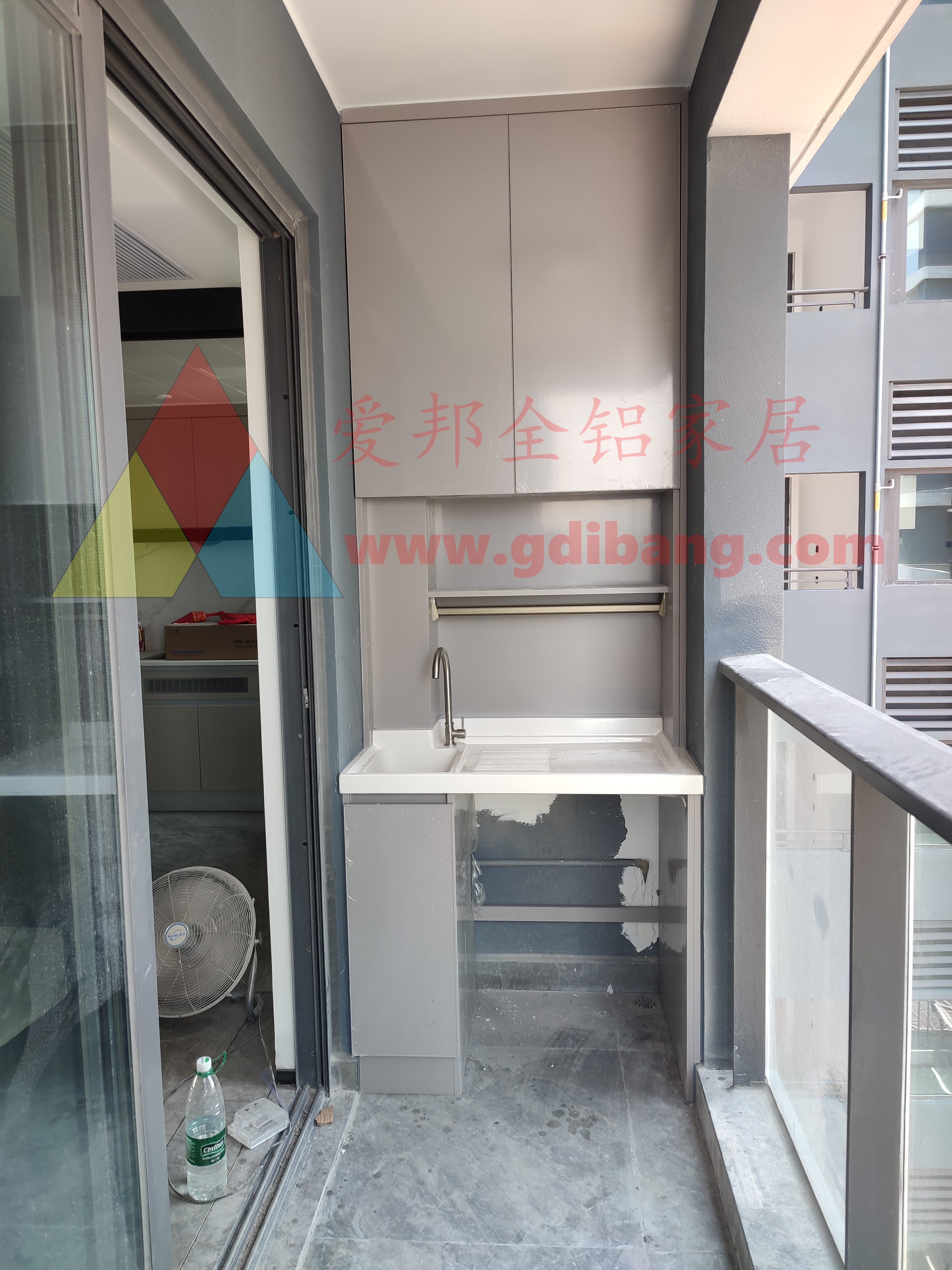 江海潮鸣3-01【 肤感灰】 铝合金阳台柜 石英石一体盆