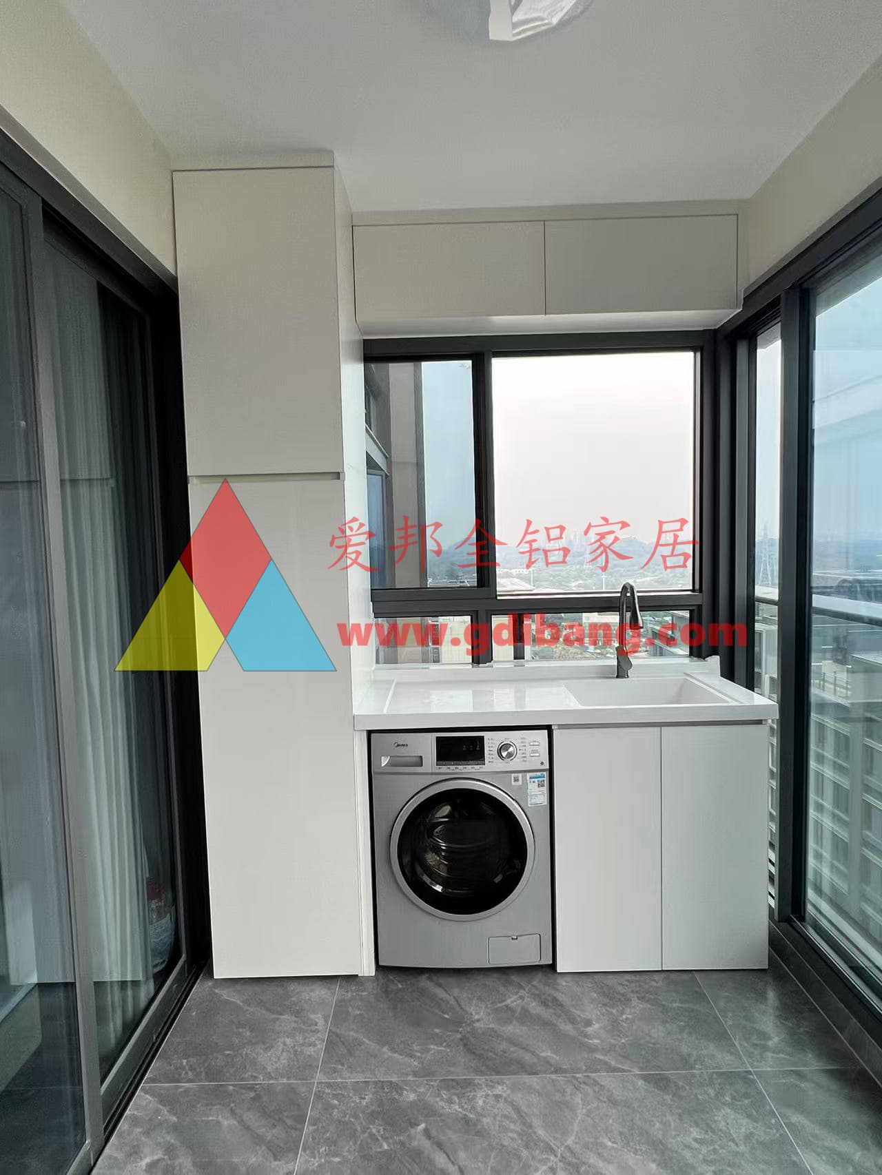 和樾府12栋02 肤感白 铝合金阳台柜 石英石一体盆