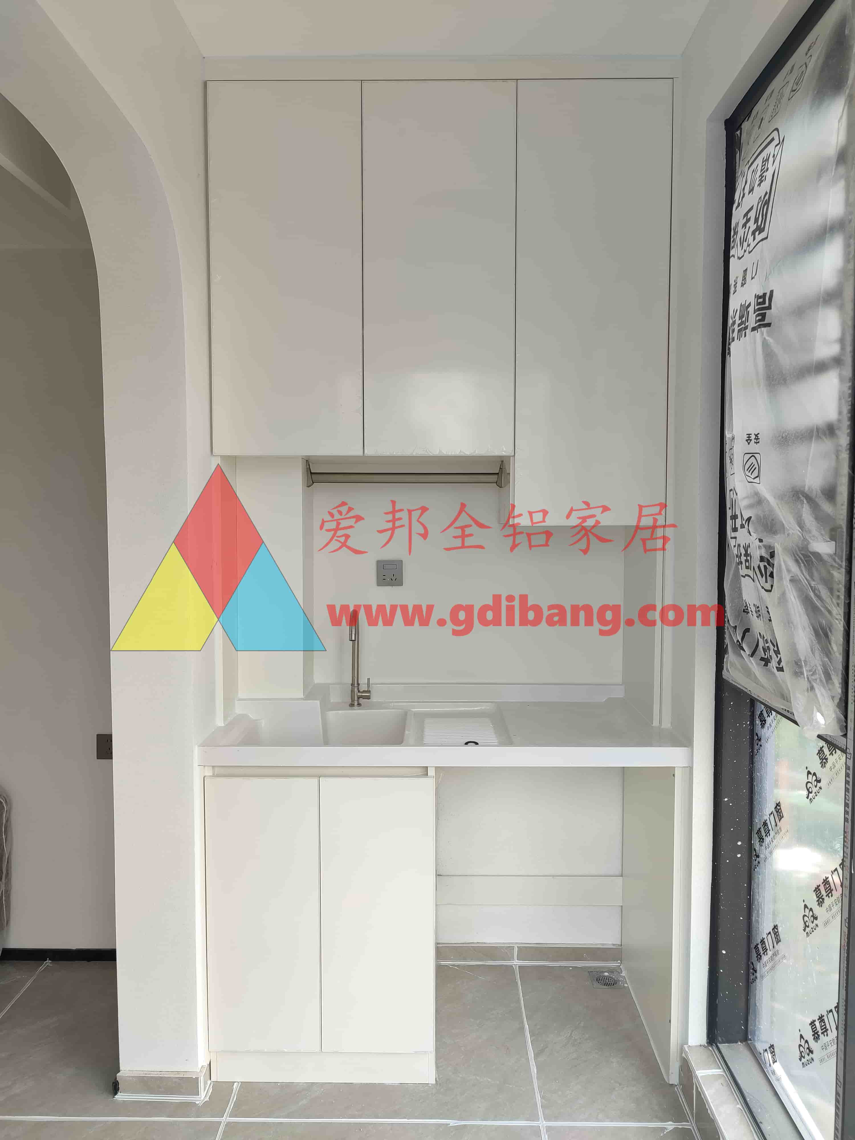 花城6-05 肤感白 铝合金阳台柜 石英石一体盆