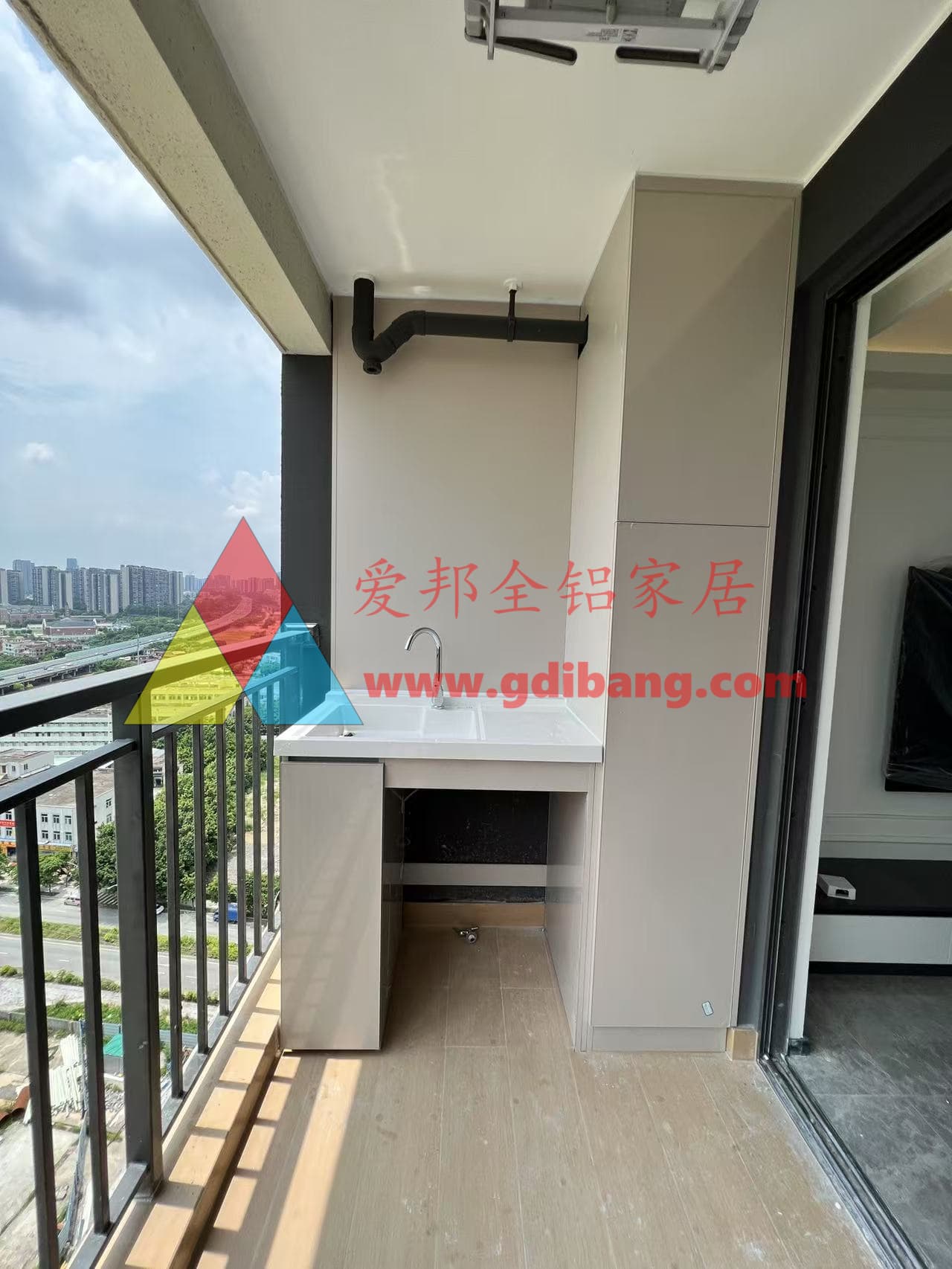 时光印象6-01 肤感卡其色 铝合金阳台柜 石英石一体盆