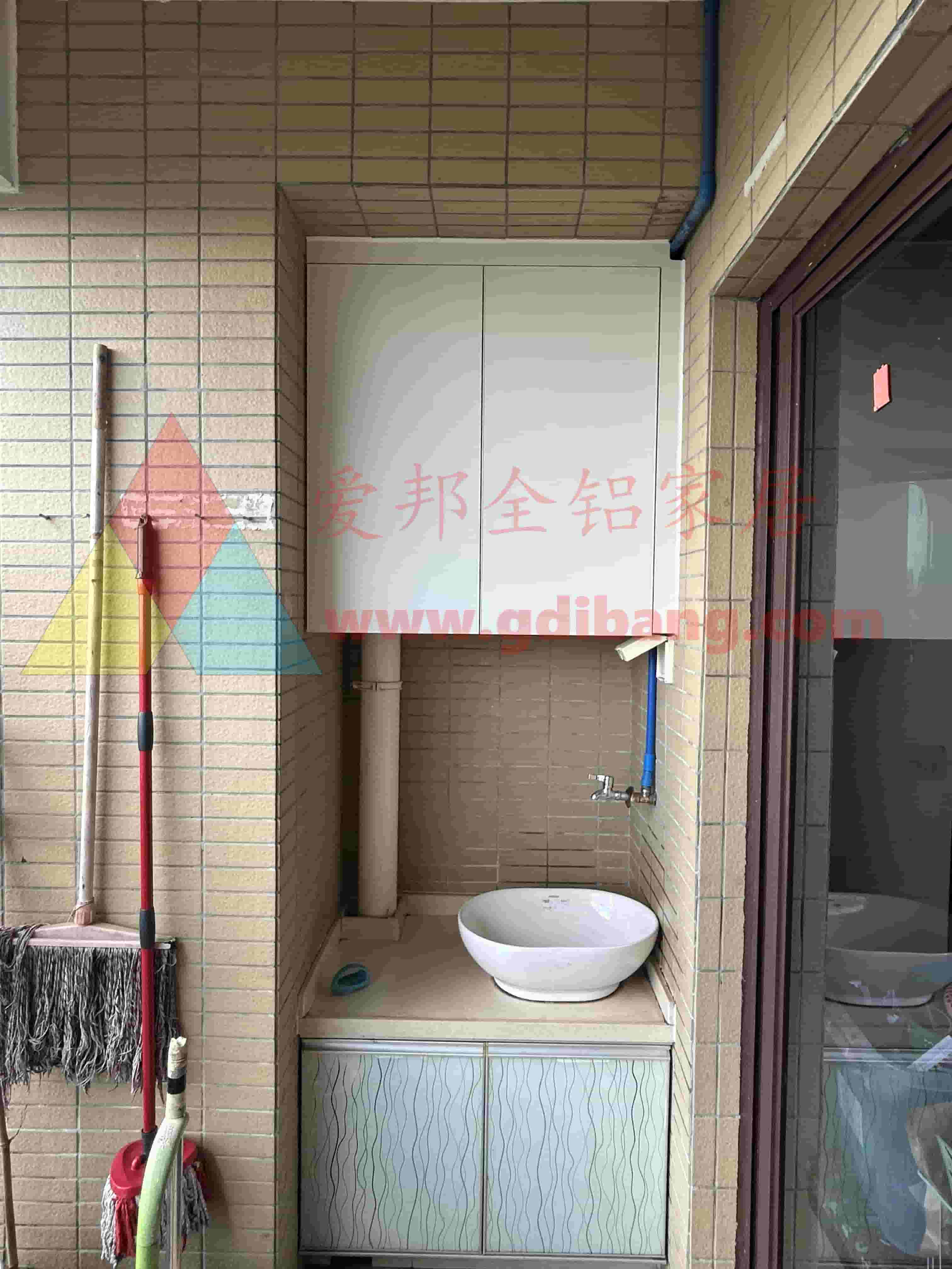 中海誉品花园a9-2-01  肤感白 铝合金阳台柜