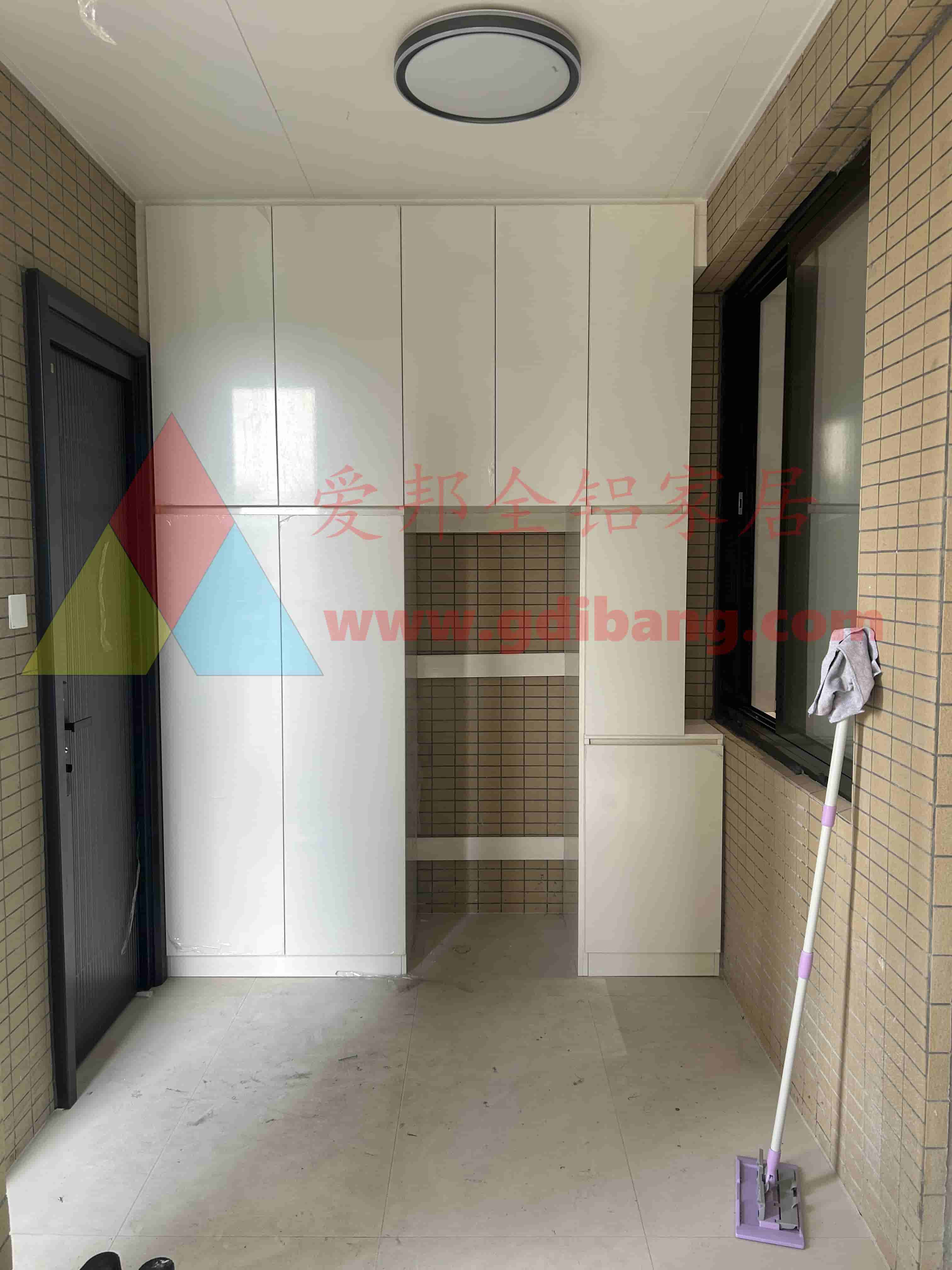 剑桥汇瀚澜三街13栋30 肤感白 铝合金阳台柜