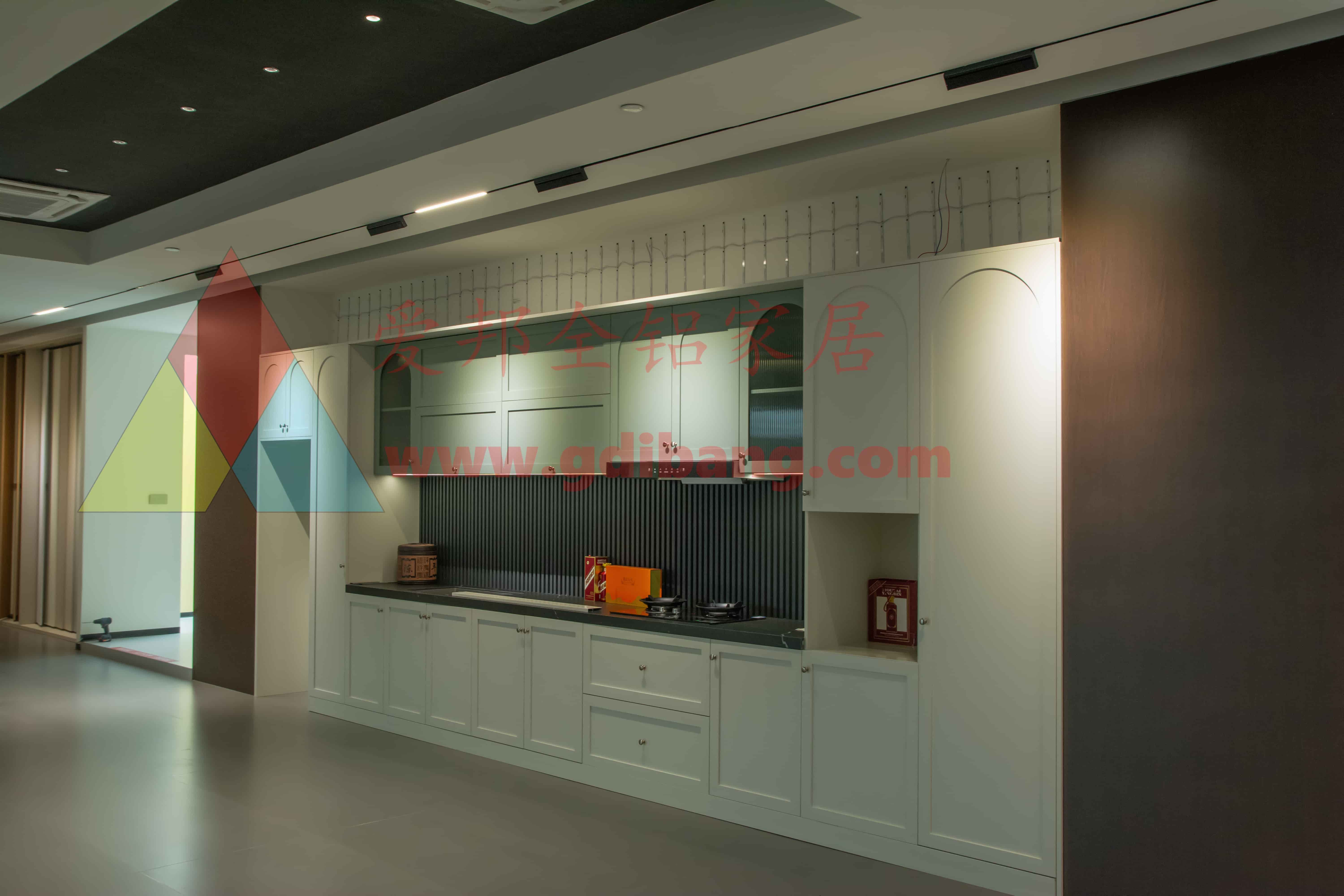 肤感白 铝合金橱柜