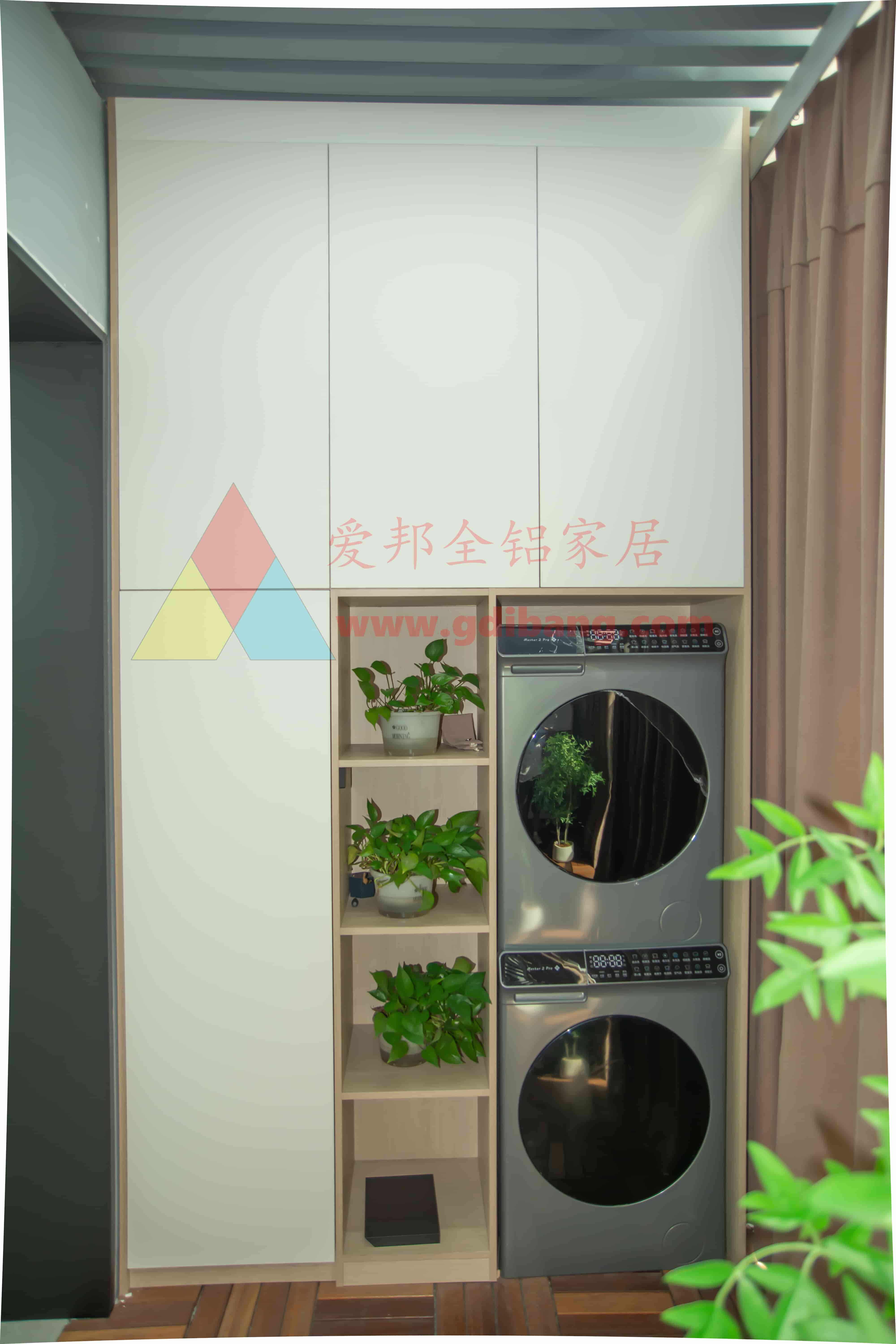 肤感白 铝合金阳台柜