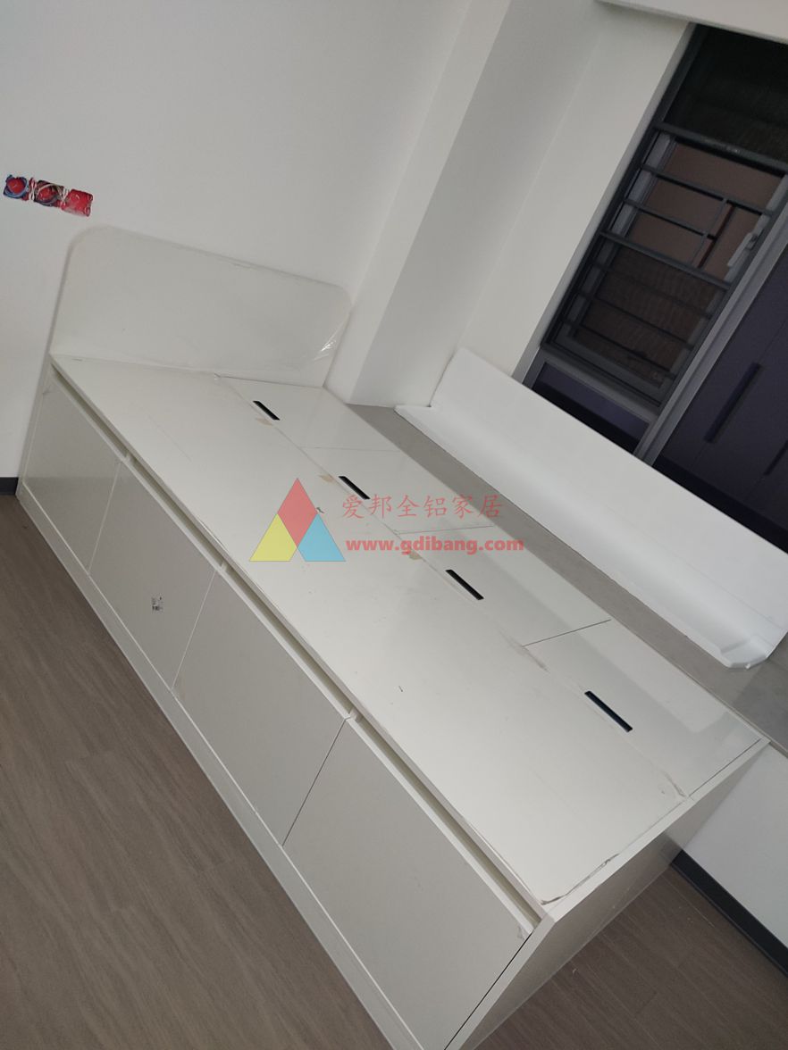 金融城9-1栋06户型  肤感白同色  榻榻米床