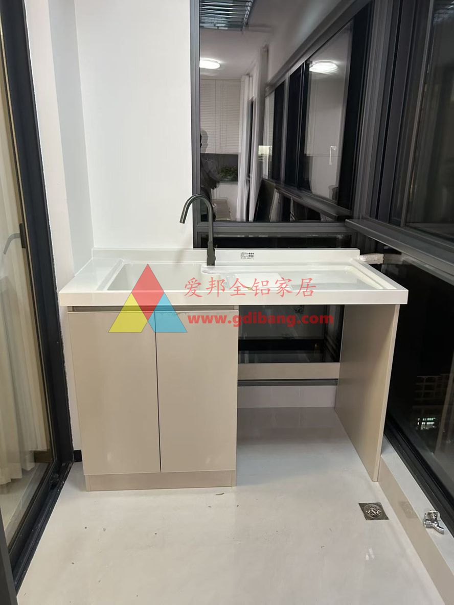 澜悦10栋04户型  肤感卡其同色  阳台洗衣机柜