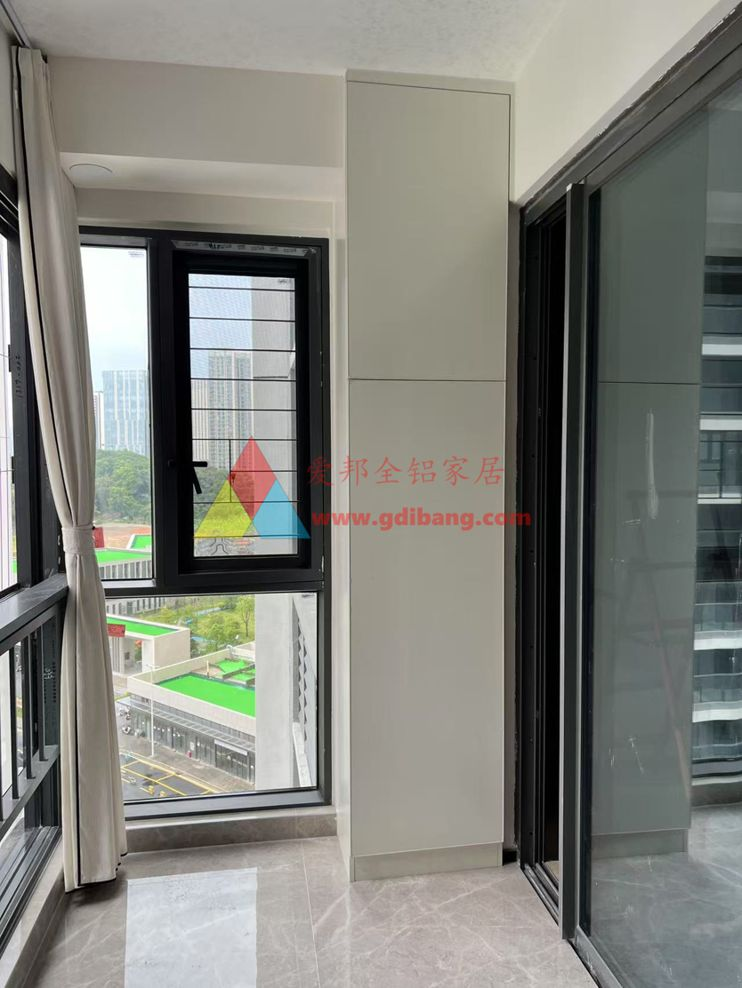 阳台包管储物柜